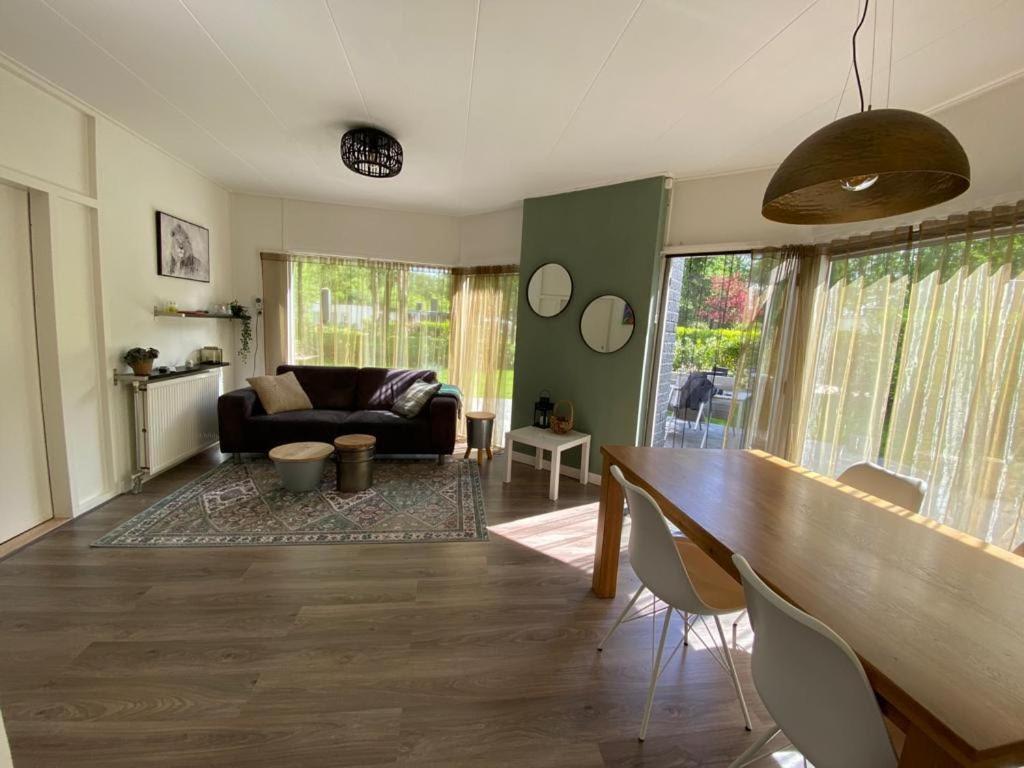 Strandhuisje Ermerzand エクステリア 写真